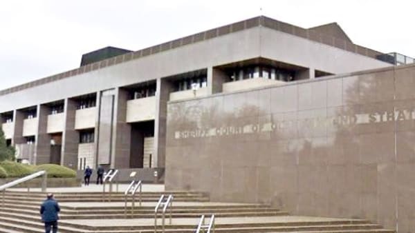 Woman fined for illegal tooth whitening on punters in Clydebank home